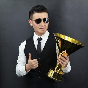 Trofeo de Fútbol Personalizado en Oro, Copa de Campeón Estilo <span class=keywords><strong>Italiano</strong></span>, Diseño de Embudo, Base de Metal Pulido, Premio Deportivo para Ganadores - Product Image 5