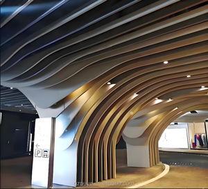 แผ่นฝ้าเพดานอะลูมิเนียมโค้งแบบหยัก แผ่นฝ้าเพดานแบบแถบไม่สม่ำเสมอ ท่ออะลูมิเนียมสี่เหลี่ยมสำหรับห้องโถง สำนักงาน โรงแรม ลานจอดรถ - Product Image 1