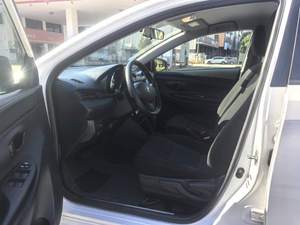 <span class=keywords><strong>Toyota</strong></span> <span class=keywords><strong>Yaris</strong></span> L <span class=keywords><strong>1.5</strong></span> CVT Auto 2016, Bien Cuidado, Perfecto para el Primer Auto, Ideal para Viajes Diarios y Ciudad - Product Image 5
