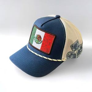 Sombrero de sol con visera rígida y ala ancha, ideal para cabezas grandes, que estiliza el rostro. Bordado personalizado de alta calidad. - Product Image 5