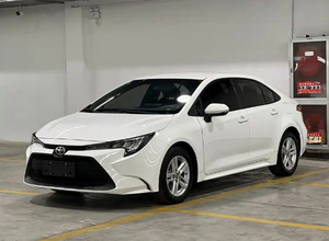 Levin modèle 2022 révisé TNGA 1.5L CVT atmosphérique, alerte de pression des pneus, télécommande, écran tactile LCD, berline d'occasion - Product Image 2