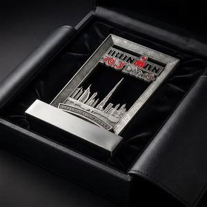 Trophée de triathlon IRONMAN du Moyen-Orient personnalisé, écologique, imprimé UV, avec base en métal en forme de silhouette de ville en 3D - Product Image 5