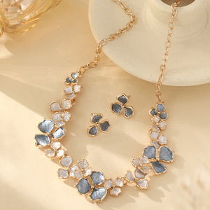 Collier ethnique KAMMY pour femme, style géométrique exagéré, en émail, avec boucles d'oreilles clous vintage à pétales floraux, et ensemble cadeau pour mariage ou fête - Product Image 6