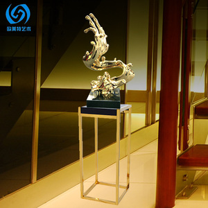 Sculpture moderne en or électroplaqué, forme abstraite irrégulière en résine, décoration d'intérieur, hall d'hôtel, club-house, mobilier d'ameublement - Product Image 1