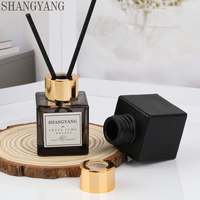 Décoration d'intérieur, diffuseur d'arômes en verre carré de luxe personnalisé, 50 ml, ensemble de diffuseur d'arômes avec boîte, bouteille de diffuseur vide avec couvercle en bois noir