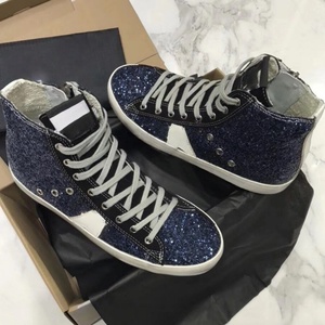 รองเท้าเดินเล่นกีฬากลางแจ้งคุณภาพสูง ดีไซน์หรูหรา สำหรับทุกเพศ วัสดุหนังแท้ แบบผูกเชือกและสวมใส่ได้โดยไม่ต้องผูกเชือก พร้อมคุณสมบัติลดแรงกระแทก - Product Image 6