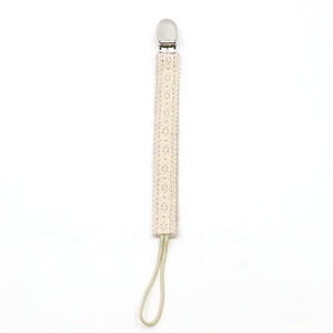 Clips <span class=keywords><strong>para</strong></span> chupete <span class=keywords><strong>de</strong></span> bebé <span class=keywords><strong>de</strong></span> algodón orgánico personalizados, clip <span class=keywords><strong>para</strong></span> chupete suave, cadena <span class=keywords><strong>de</strong></span> <span class=keywords><strong>tela</strong></span> <span class=keywords><strong>de</strong></span> Metal, juguete suave con estilo - Product Image 6