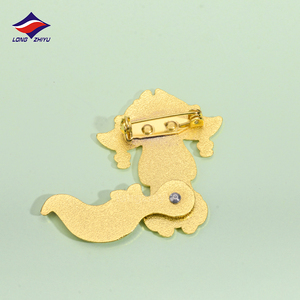 Longzhiyu 18 Năm Kẽm Hợp Kim Huy Hiệu Nhà Máy Bán Buôn Tùy Chỉnh Dễ Thương Phim Hoạt Hình Kim Loại Cứng Men Pins Động Vật Nhỏ Ve Áo Phù Hiệu Pin - Product Image 5