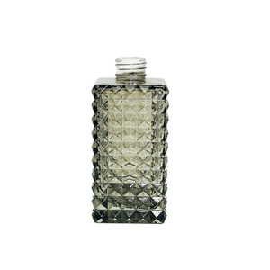 Vente en gros usine – Bouteille d'arôme carrée <span class=keywords><strong>de</strong></span> 250 ml à <span class=keywords><strong>motif</strong></span> diamant, en <span class=keywords><strong>verre</strong></span> sans flamme, imprimable par estampage à chaud - Product Image 5