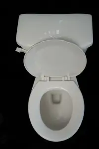 Produsen kustom modern anti-bau s-trap kamar mandi keramik siphonik dua bagian toilet