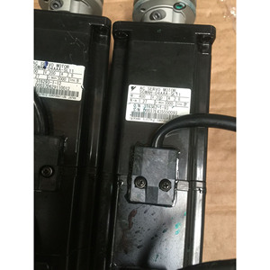 Motor Universal de Aluminio YASKAWA SGMAH-04AAA-SL11SGDJ-04AP para Equipos Electrónicos con 3 Meses de Garantía - Product Image 3