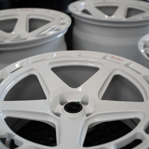 Cerchi Monoblocco Forgiati Design Personalizzato Bianchi Concavi 18-24 Pollici 5x114.3 5x130 5x120 per GT-R RS6 RS7 M3 M4 911 <span class=keywords><strong>Taycan</strong></span> - Product Image 5