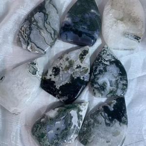 Vente en gros d'agates vertes polies de haute qualité, naturelles, en forme de goutte, avec cristal druzy gravé, pour la lithothérapie - Product Image 6