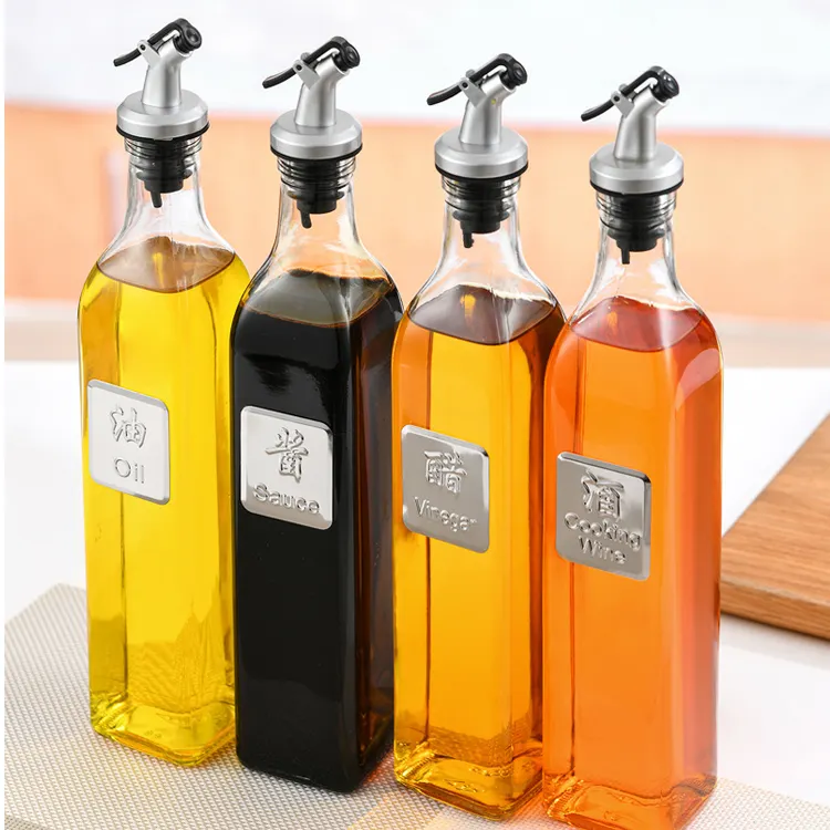 250ml 500ml 750ml Bouteilles en verre vides carrées claires pour vinaigre de cuisine sauce piquante pour huile d'olive avec bec verseur