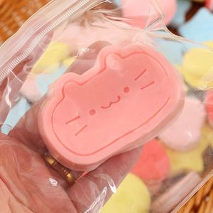 Adorable Juguete Sensorial de Queso Taba Pegajoso, Semiconfrito, para Apretar - Suave, Portátil, Alivia el Estrés, Regalo para Niños y Adultos, Juguete ASMR para Escritorio, Promocional - Product Image 4