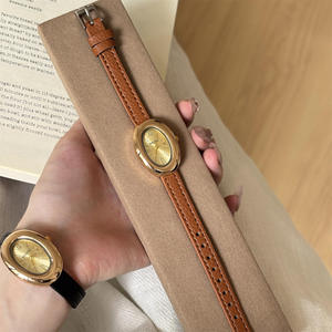 <span class=keywords><strong>Orologio</strong></span> NAIDU 727 da <span class=keywords><strong>Donna</strong></span>, Design Ovale a Vasca, Piccolo <span class=keywords><strong>Orologio</strong></span> Dorato Femminile, Semplice ed Elegante, <span class=keywords><strong>Cinturino</strong></span> in <span class=keywords><strong>Pelle</strong></span> Retrò - Product Image 5