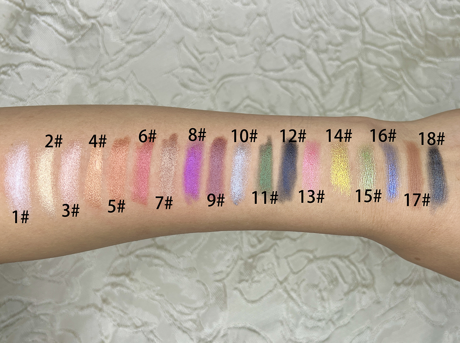 18 colori di tonalità disponibili