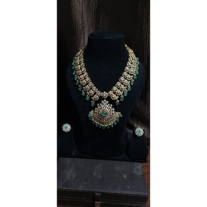 Conjunto de joyería de la mejor colección, exquisito conjunto de collar de estilo victoriano con colgante central y aretes a juego. - Product Image 1