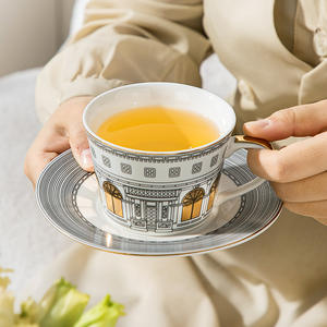 Juego de tetera de cerámica con diseño floral, candelabro, tetera de vidrio con calentador, frutero, juegos de té de lujo nórdicos para la tarde. - Product Image 5