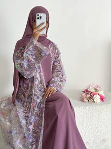 Set Abaya Elegante e Modesto con Vestito Interno e Mantella Esterna Floreale Trasparente per Donne Musulmane, Moda Islamica - Product Image 2