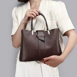 Bolsos de Alta Calidad de Estilo Clásico Duradero de PU de Alta Calidad y Bajo MOQ, Bolso de Mano para Mujer de Uso Diario - Product Image 4