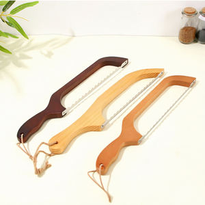 Cortador manual de pan casero de madera, cuchillo para pan de masa madre, cortador de pan en arco, cortador dentado para baguettes y bagels - Product Image 1