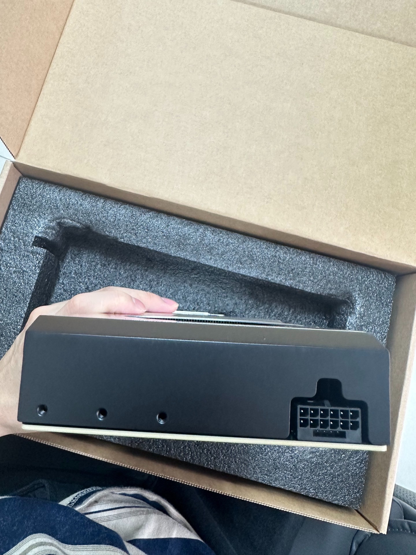 RTX 5090 32GB ターボバージョン AIサーバー Deepseek DLSS4、ブラック