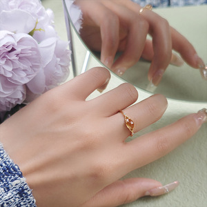 Conjunto <span class=keywords><strong>de</strong></span> flores <span class=keywords><strong>de</strong></span> plantas para mujer diseño OEM Primavera/Verano <span class=keywords><strong>banco</strong></span> <span class=keywords><strong>de</strong></span> <span class=keywords><strong>arena</strong></span> anillo <span class=keywords><strong>de</strong></span> cristal amarillo moda fresca COLLAR COLGANTE conjunto <span class=keywords><strong>de</strong></span> joyería - Product Image 5