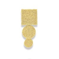 Filtre en mousse céramique poreuse activée sur mesure, plaques filtrantes industrielles en zircone pour applications de découpe et de filtration