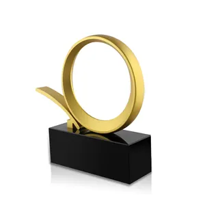 New Design Metal Letter Q Trophy Award Golden Q Ornament Word Ornament