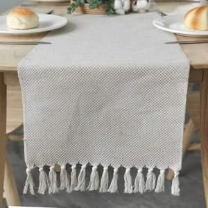 Drapeau de <span class=keywords><strong>table</strong></span> tissé décoratif de style nordique OEM, fait main avec pompon, <span class=keywords><strong>serviette</strong></span> pour <span class=keywords><strong>table</strong></span> à thé à domicile - Product Image 2