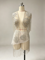 Ensemble 2 pièces short et haut LM D269 pour femme, en dentelle et maille, avec boutons, col en V profond, orné de strass de luxe et de franges lourdes perlées, idéal pour les soirées formelles.