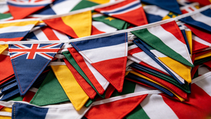 Drapeaux et bannières volants personnalisés en tissu 100% polyester, impression couleur pleine avec logo <span class=keywords><strong>personnalisé</strong></span> pour cadeaux - Product Image 1