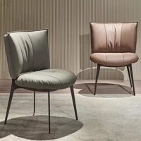 Chaise de salle à manger italienne minimaliste avec structure en métal et revêtement en cuir - Design décontracté haut de gamme et mobile pour la maison, les restaurants et les cafés