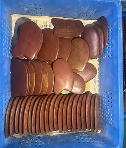 Collier de grattoir pour oiseaux rouges Surabaya naturel Peigne de massage en pierre triangulaire pour le visage Application du corps Masque pour les yeux - Product Image 5