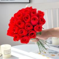 Künstliche Seidenrosenknospen Handgefertigter Geprägter Blumenstrauß Einzelne Rosenarrangements Blumenzweig für Hochzeit Heimdekoration