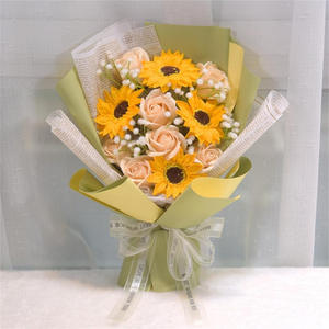 Bouquet de savon de graduation en forme de tournesol et de rose, Tanabata, Saint-Valentin, Jour de la déesse, cadeau haut de gamme pour petite amie et petite amie - Product Image 4