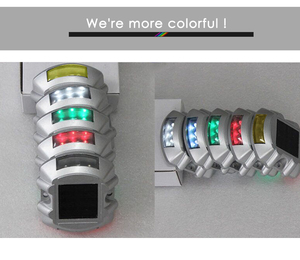 Đường cao tốc mặt đất gắn kết 30 tấn năng lượng mặt trời đường Stud với 8 cái nhấp nháy đèn LED vật liệu nhôm trên 3 năm tuổi thọ - Product Image 4