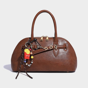 Fabricant de petit sac fourre-tout à breloques pour femmes nouveau design sac vintage sac à bandoulière fait à la main - Product Image 3