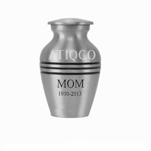 Urnas de metal, urnas plateadas y negras, urnas de cremación baratas, urnas de gran tamaño | Lugar de descanso final lleno de amor | Mamá especial - Product Image 1