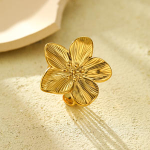 แหวนแฟชั่นสุดหรูแบบใหม่แหวนชุบทอง18K ประดับดอกไม้ทำด้วยมือสำหรับผู้หญิง - Product Image 1