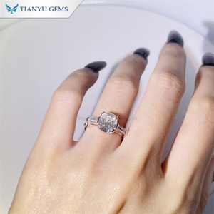 Tianyu Gems Long Coussin Coupe OMC Moissanite Bague Or Rose Trois Pierre Conception pour Mariage Fiançailles Fête ou Cadeau - Product Image 6