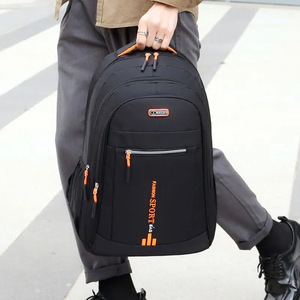 Sac à dos de sport tendance 20-35L léger et imperméable pour homme - Product Image 4