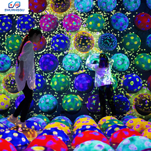 Juegos 3D Inmersivos, Proyección Interactiva de Pared y Piso, Esfera Metálica Giratoria y Saltarina, Juegos de Proyección 3D - Product Image 4