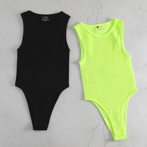Bodysuits Moldeadores Transpirables Slim 'n Lift para Mujer, Cuello Halter, Sin Mangas, Espalda Cruzada, Tejido Acanalado de Spandex/Nylon, Control Medio - Product Image 4