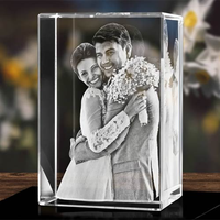Cadeaux de vacances en cube de cristal sculpté en 3D personnalisés en usine, cadeaux de remise des diplômes, cadeaux de logo personnalisés