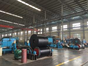 Yüksek kaliteli aşınmaya dayanıklı eğimli konveyör bant çimento fabrikası için yüksek kaliteli kauçuk imalat endüstrileri için kullanın - Product Image 6