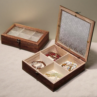 Boîte à bijoux en bois en gros avec couvercle en verre, organisateur de bagues et boucles d'oreilles, logo personnalisé