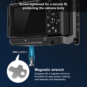 PULUZ Jaula para cámara de aleación de aluminio con protección completa para <span class=keywords><strong>Sony</strong></span> <span class=keywords><strong>ZV</strong></span>-E10 II / <span class=keywords><strong>ZV</strong></span>-E10M2, para vlogging, con roscas de <span class=keywords><strong>1</strong></span>/4 y soporte de zapata fría - Product Image 2