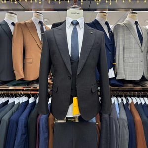 Trajes DE <span class=keywords><strong>BODA</strong></span> verdes para <span class=keywords><strong>hombre</strong></span> Conjunto de 3 piezas Slim Fit Chaqueta de un solo pecho Chaleco Pantalones Novio de lujo Ropa de noche formal - Product Image 3